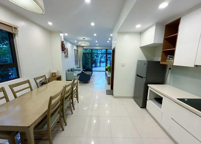 Chuoi 5 Phong Ngu Royal Lotus - Giap Bien Apartment